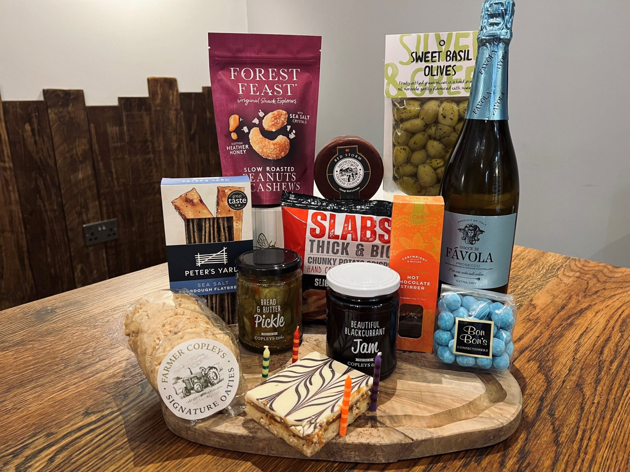 Products included in birthday prosecco hamper